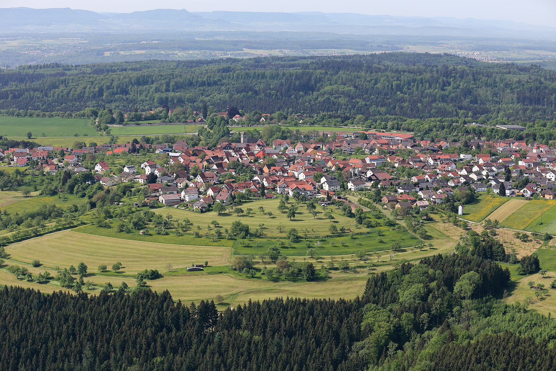 Luftaufnahme der Gemeinde Adelberg